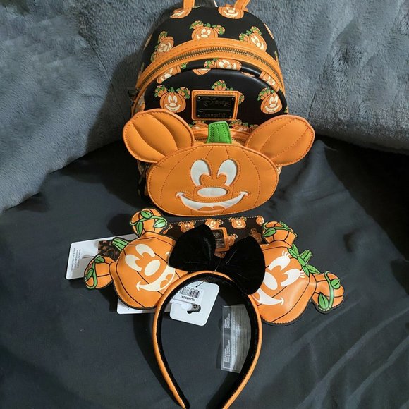 Loungefly Halloween Pumpkin Mickey O Lantern Backpack, Wallet & Ears GITD ?? main image 7